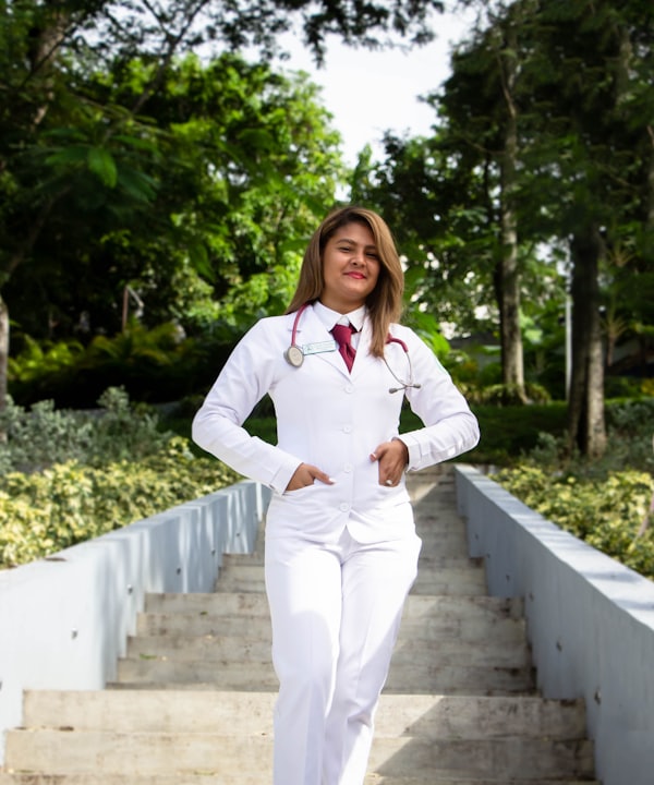 Dr. Elif Demir — Mesul Müdür & Geriatri Uzmanı